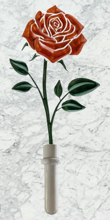 Rosa rossa incisa su marmo con portafiori in ceramica